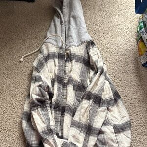 American Eagle Outfitters Gray and Cream Plaid Button Down Shirt